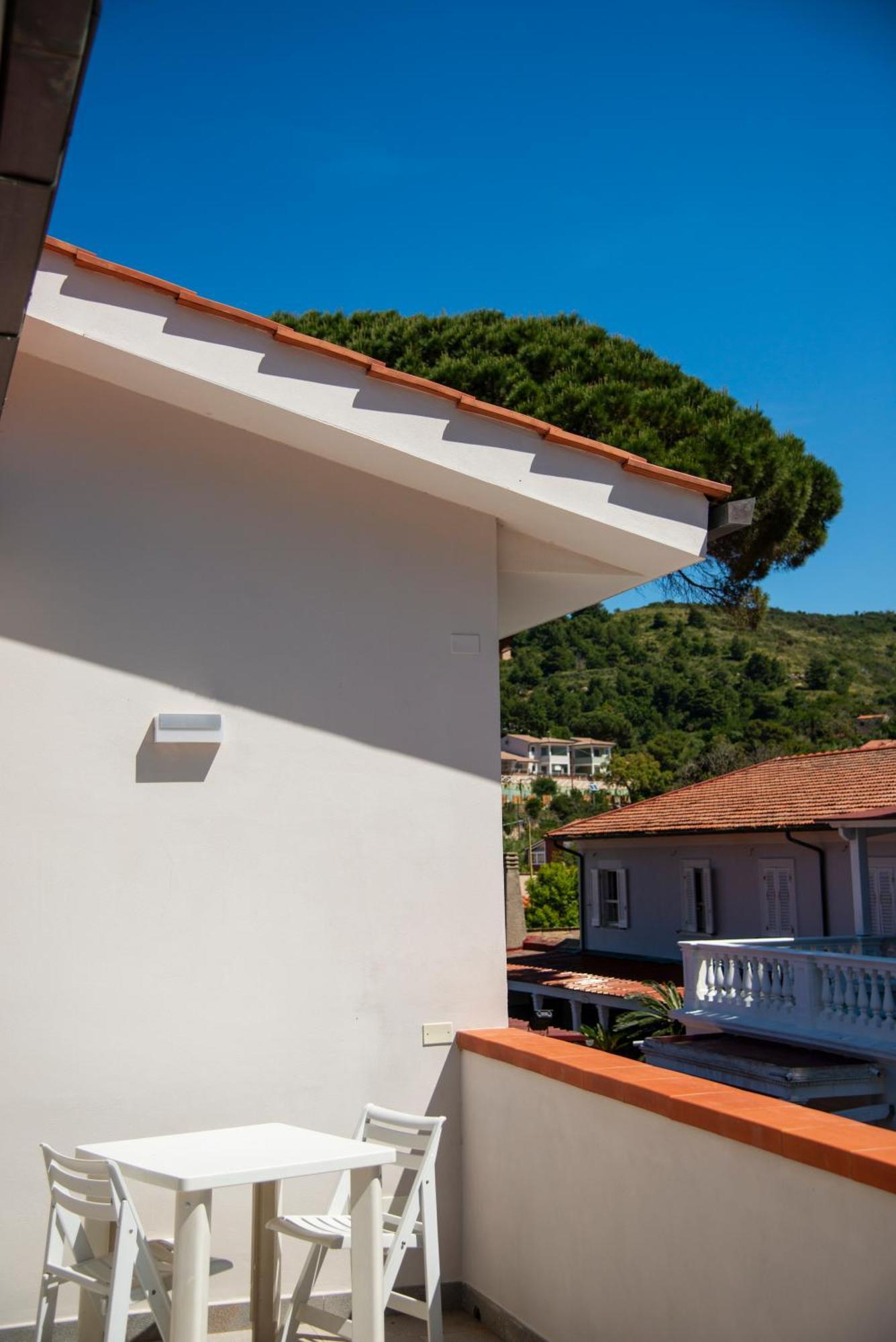Residence Hotel Villa Mare Portoferraio Exterior photo