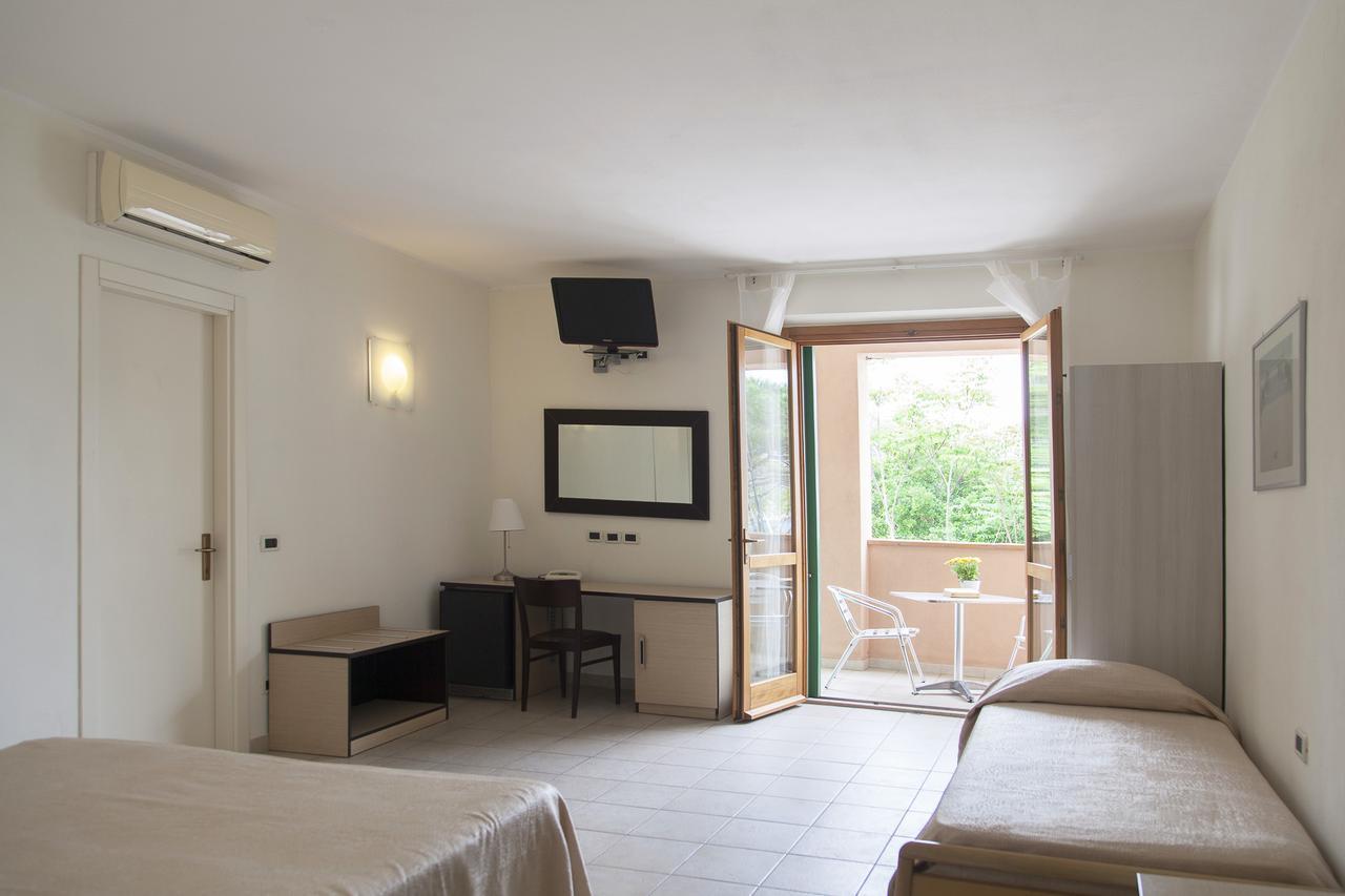 Residence Hotel Villa Mare Portoferraio Exterior photo